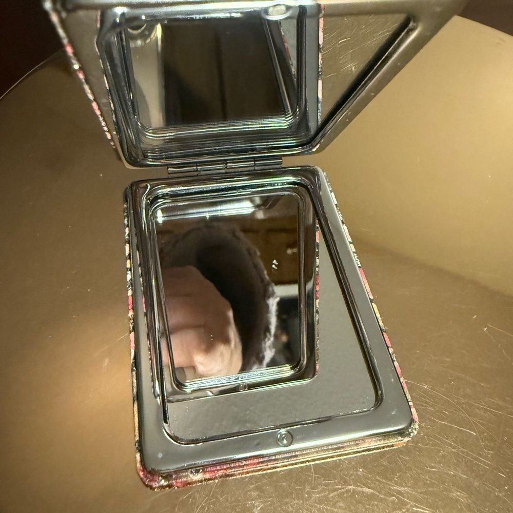 Compact Mirror Colorful Cat-Themed - Picture 3 of 3